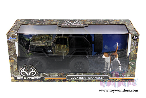 Jada Toys Realtree- Jeep Wrangler Off Road with dog (2007, 1/24 scale diecast model car, Green camouflage) 97143